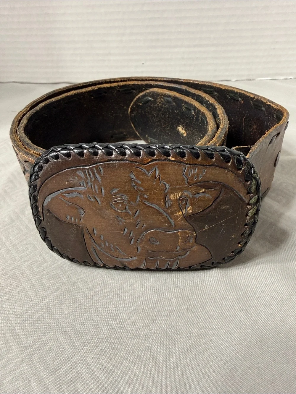 Vintage 70’s Hand Tooled  Leather Western Belt Bull Steer Buckle Unisex Size 32